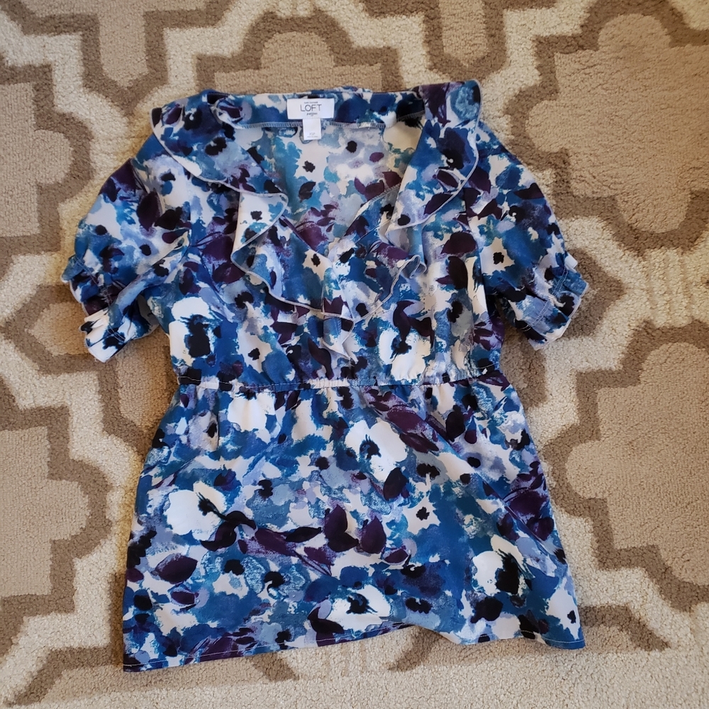 Ann Taylor Loft XSP ruffle shirt